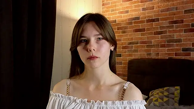 EmiliDen online show from 10-07-25, 05:43