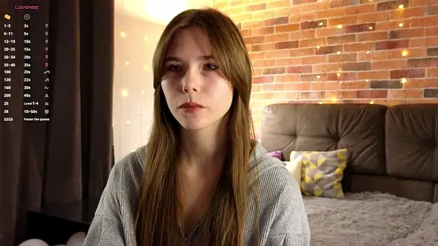 EmiliDen online show from 10-08-25, 06:16