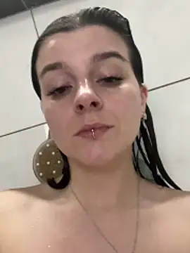 LilyIrons online show from 04-17-26, 04:54