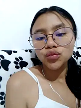 SofieLove 01 online show from 04-10-26, 08:41