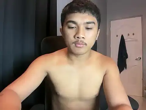 Snapshot of pinoyAdrianneXXX chatting on 07-05-26, 11:28 pinoyAdrianneXXX online show from 07-05-26, 11:28