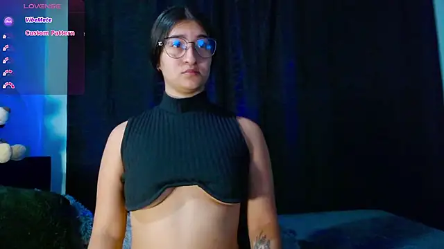 EVAH LEE  online show from 10-17-25, 03:42