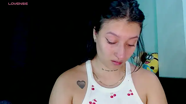Snapshot of EVAH_LEE_ chatting on 06-30-26, 03:18 EVAH LEE online show from 06-30-26, 03:18
