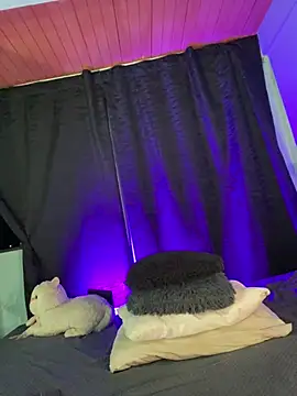 Snapshot of EVAH_LEE_ chatting on 07-10-26, 03:55 EVAH LEE online show from 07-10-26, 03:55
