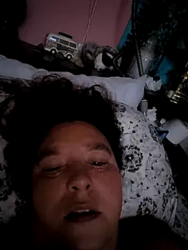 Snapshot of lil-gemini-hippy chatting on 10-12-25, 03:55 lil-gemini-hippy online show from 10-12-25, 03:55