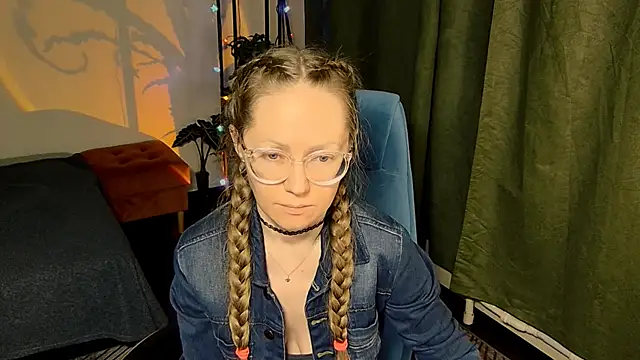  Goldilocks  online show from 10-07-25, 04:04