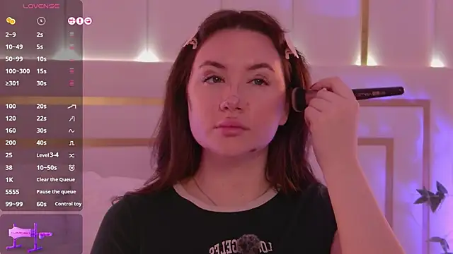 MeganStrain online show from 11-20-25, 03:18