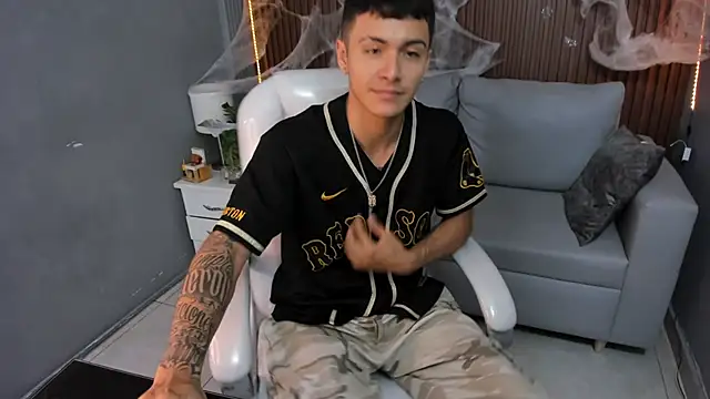 Leo santoro online show from 10-25-25, 02:13