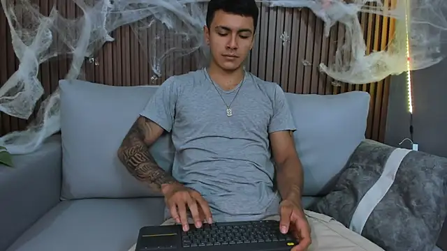 Leo santoro online show from 11-01-25, 02:19