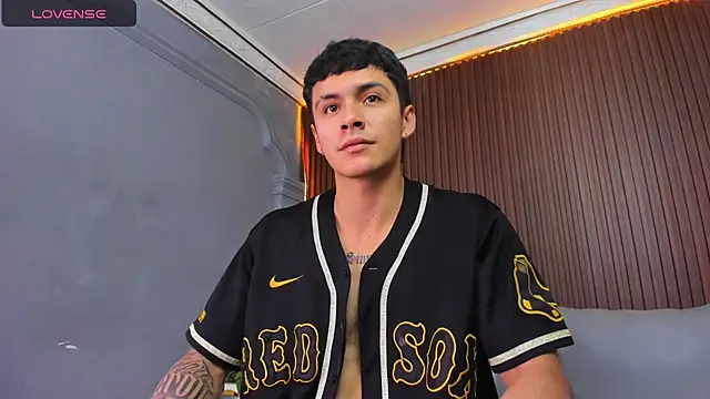 Leo santoro online show from 12-15-25, 03:16