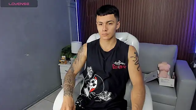 Leo santoro online show from 12-20-25, 02:02