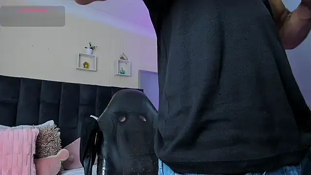 Snapshot of Leo_santoro chatting on 02-02-26, 01:54 Leo santoro online show from 02-02-26, 01:54