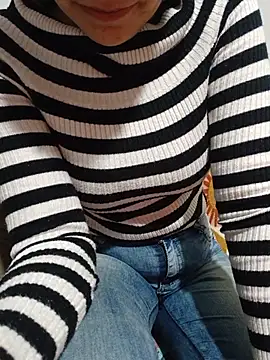 Snapshot of cicinha3657 chatting on 07-15-26, 04:40 cicinha3657 online show from 07-15-26, 04:40