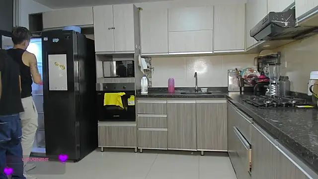 Bisexlifehot   online show from 02-11-26, 11:10