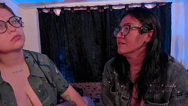 CrazyCakes  online show from 04-16-26, 03:46