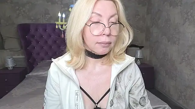 Snapshot of Wendy_Waves chatting on 05-10-26, 12:21 Wendy Waves online show from 05-10-26, 12:21