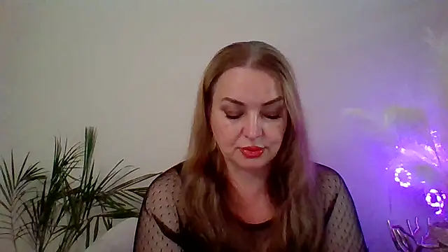 Snapshot of Eshavira chatting on 09-20-25, 01:50 Eshavira online show from 09-20-25, 01:50