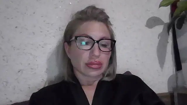 fox red lady7 online show from 04-15-26, 08:53