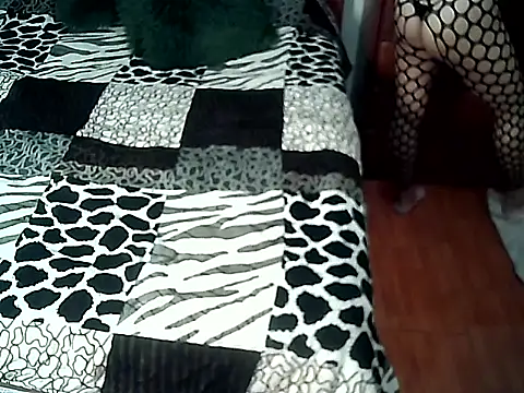 FallsForHerSmile online show from 09-11-25, 03:23