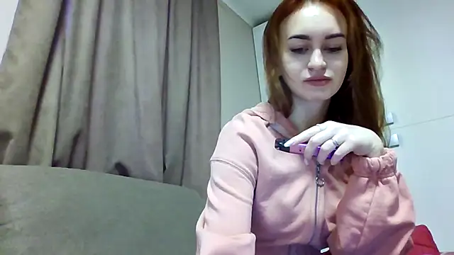 Snapshot of Requellia chatting on 10-05-25, 12:25 Requellia online show from 10-05-25, 12:25