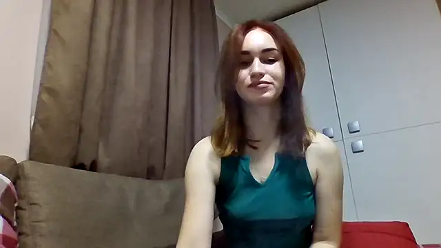 Snapshot of Requellia chatting on 10-15-25, 07:25 Requellia online show from 10-15-25, 07:25