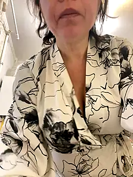 Kiravix online show from 11-13-25, 05:17