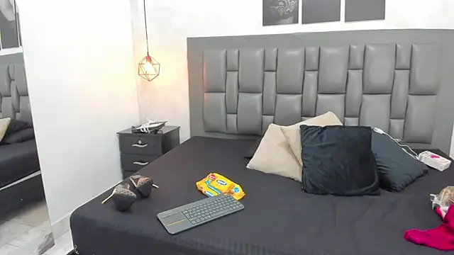 Snapshot of dakota_roussee chatting on 02-10-26, 02:10 dakota roussee online show from 02-10-26, 02:10