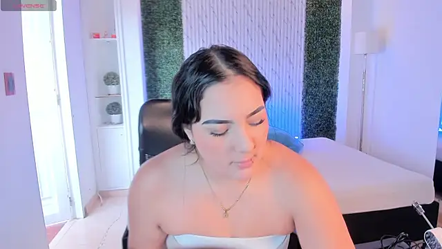 sofiacaramel online show from 11-05-25, 02:39