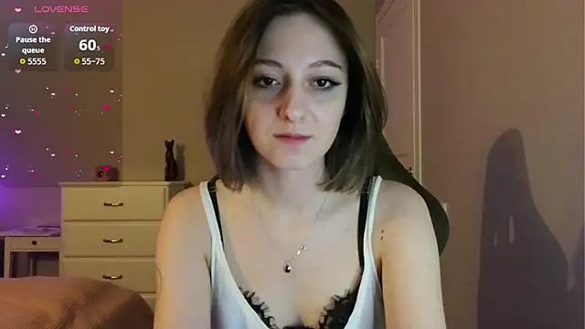 Snapshot of white_liillyy chatting on 05-27-26, 09:23 white liillyy online show from 05-27-26, 09:23