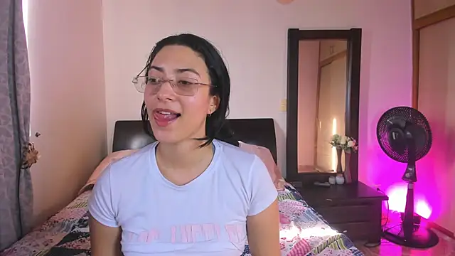 victoria flores1 online show from 07-31-26, 09:47