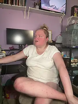 Snapshot of KadiSparkle chatting on 09-18-25, 08:44 KadiSparkle online show from 09-18-25, 08:44