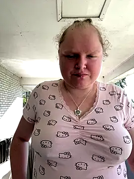 Snapshot of KadiSparkle chatting on 09-26-25, 02:21 KadiSparkle online show from 09-26-25, 02:21