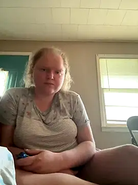 Snapshot of KadiSparkle chatting on 09-30-25, 09:42 KadiSparkle online show from 09-30-25, 09:42