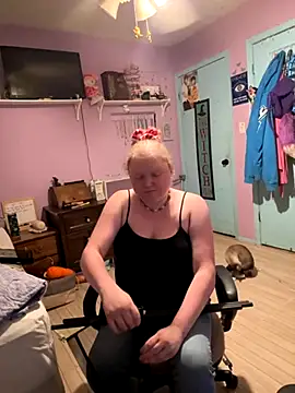 Snapshot of KadiSparkle chatting on 11-04-25, 01:48 KadiSparkle online show from 11-04-25, 01:48