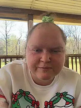 Snapshot of KadiSparkle chatting on 03-28-26, 08:08 KadiSparkle online show from 03-28-26, 08:08