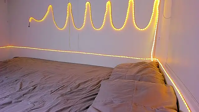 Snapshot of Dulce_TentacionLatina chatting on 10-16-25, 12:11 Dulce TentacionLatina online show from 10-16-25, 12:11