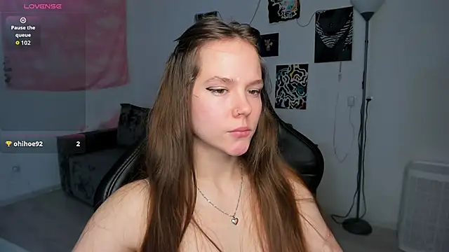 cute little ass online show from 09-14-25, 07:35