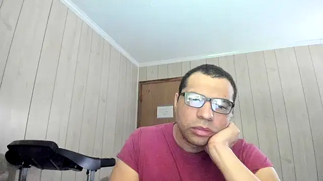 Snapshot of NaturalBeautyQueen chatting on 06-14-26, 08:00 NaturalBeautyQueen online show from 06-14-26, 08:00
