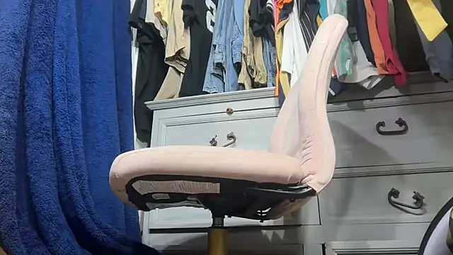 bearcub300 online show from 11-15-25, 08:44