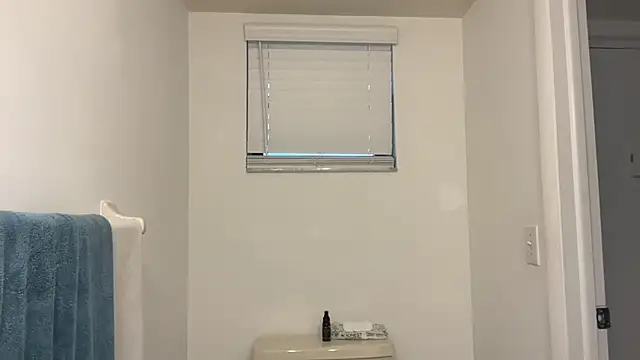 prettyykitty22 online show from 02-15-26, 11:12