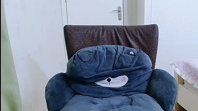 Winnie-01 online show from 04-05-26, 03:31