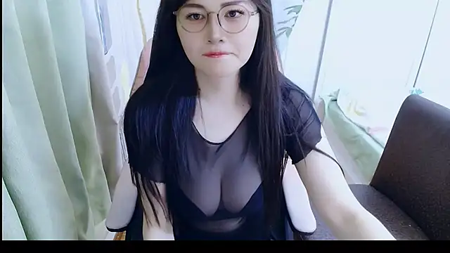 Winnie-01 online show from 04-12-26, 01:54