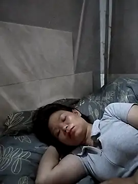 LinhNa999 online show from 04-17-26, 12:24