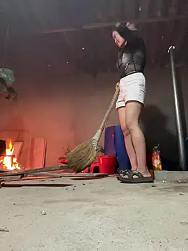 Sunny lotus online show from 02-28-26, 11:00