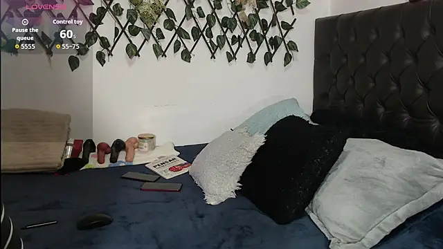 valeria benett online show from 11-14-25, 07:12