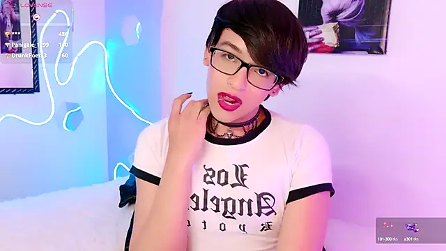 Snapshot of Dannyhot_ chatting on 10-15-25, 08:36 Dannyhot online show from 10-15-25, 08:36