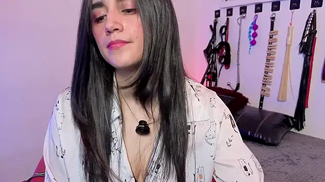 elowen halley1 online show from 04-13-26, 05:51