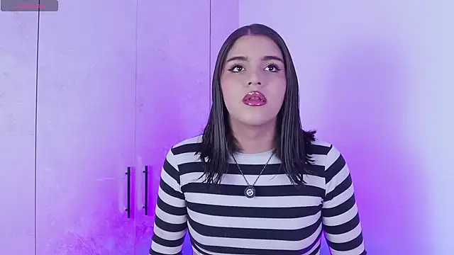 Snapshot of lizzywindsor chatting on 01-13-26, 02:55 lizzywindsor online show from 01-13-26, 02:55