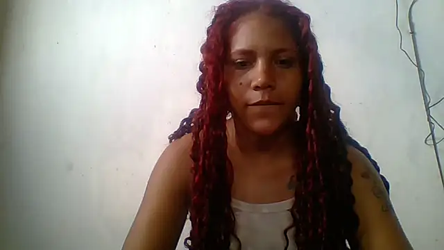 Snapshot of Daila_Lucia chatting on 10-19-25, 06:30 Daila Lucia online show from 10-19-25, 06:30