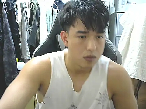 hunterXhan online show from 10-28-25, 02:42